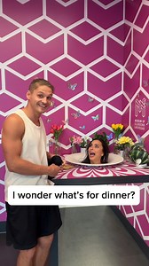 Dinner table optical illusion | Zoeylicious