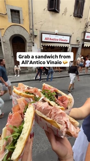 15 Things to do in Florence 🍕🇮🇹🌅🍝🍦 We just got back from a week in Tuscany and fell in love with Florence🤩 Check out our full Florence guide at the 🔗 in our bio! What would you do first? 👇🏼 | The Lovers Passport