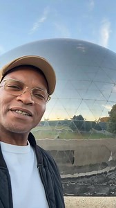 Le film s'intitule *"Hidden Figures"* (en français *"Les Figures de l'ombre"*). Il raconte l’histoire de *Katherine Johnson*, *Dorothy Vaughan* et *Mary Jackson*, trois mathématiciennes afro-américaines qui ont joué un rôle essentiel à la NASA dans les années 1960, notamment dans la mission de John Glenn en orbite. | l'éveil des enfants d'Afrique