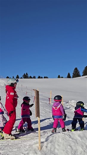 Join Daily Group Ski Lessons at Fastatsch