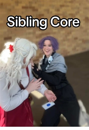 Sorry Toshi… Shinso: @mae_cosplay Eri: Lillian Vee #sibling #shinsouhitoshi #dadzawa #erimha #cosplay