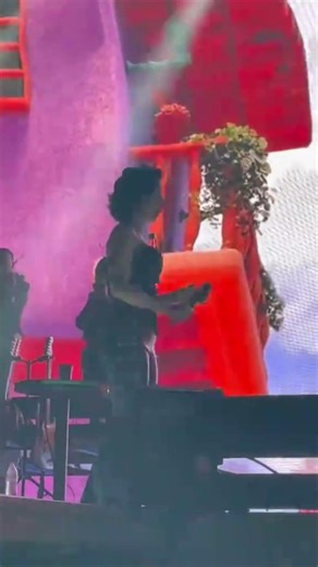 una supermodelo que canta