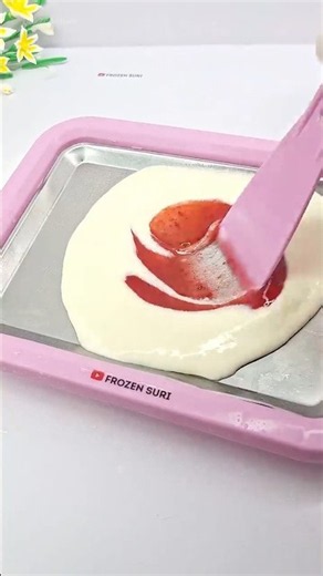 Satisfying Frozen Yogurt Strawberry Jam