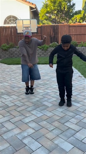 Shake Your Pants - Cameo🔥🔥 forget me just watch lil bro the whole time 🤣 snapping!!! @ivandancewithme | Kida Burns