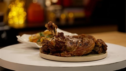 L’Épaule d’agneau fondante à la cuillère: la version belgo-américaine façon Julien & BJ - RTBF Actus