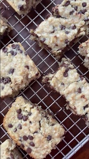 🍪 OATMEAL CHOCOLATE CHIP BLONDIES 🍫