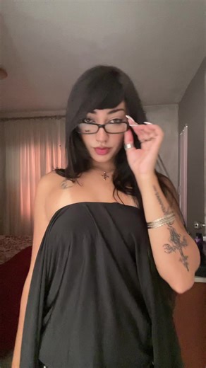 bayonetta chora no banho #officesiren #itgirl #outfitinspo #bayonetta #alternativegirl