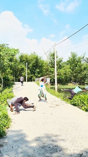 1.5M views · 27K reactions | Aisa kon karta hai bhai  #fbreelsvideo #short_reels #shortvideo #funny_video #viralreelsvideo #trandingreels | Bindass club | Facebook