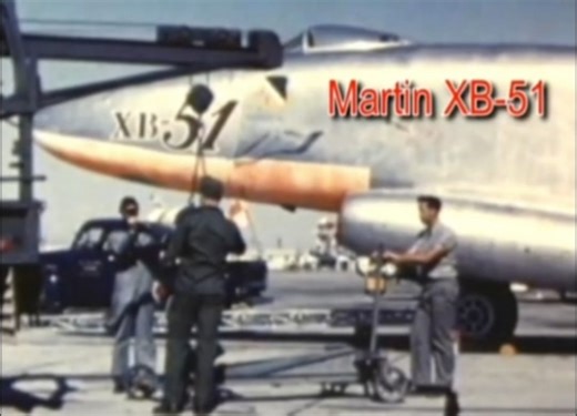 马丁XB-51轻型轰炸机首飞（1949）
