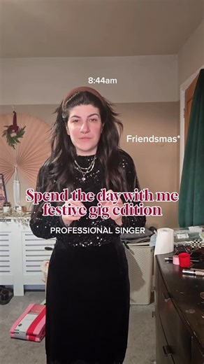 Christina Rotondo on Instagram: "I fear that at this point my chest of drawers are in a permanent state of chaos. Spend a heavy gig day with me festive edition!! We had an open day with @thewestmill, which we even snagged a wedding booking for 🎶 and then over to @tombrowns_ for a 3 set jazzy laid back session (and the best roast potato’s I’ve ever had?) 🥔 and had some lovely chats with some of the LOVELIEST watchers who just left us feeling super fuzzy and lovely. @marksandspencer @hm @bathand