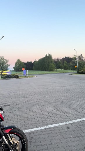 Karetka przekroczyła prędkość — nagranie wypadku i wpadki