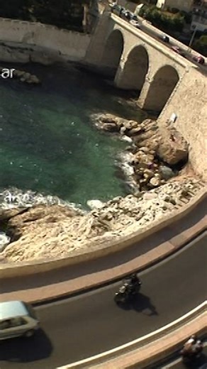 Jean-François broie du noir... Retrouvez l'intégralité de l'épisode sur notre chaîne Youtube ! 😎 #PlusBelleLaVie #Mistral #Marseille | Plus Belle La Vie