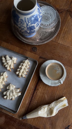 DANIE MARGO | Classic Sugar Cookies 🍪 🤎 🥛 • 1 egg • 1 c Salted Butter (room temperature) • 1/2 c Granulated Sugar • 1/2 c Brown Sugar • 1 tsp of Salt •... | Instagram