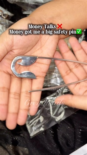 Big Unique Safety Pin 🧷✨.. #Bigsafetypin #hairpin #hairclip #uniqueitems #reels