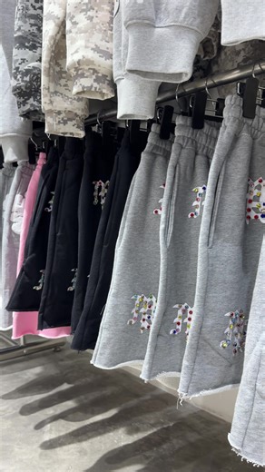 Trendy Short Pants for Urban Style