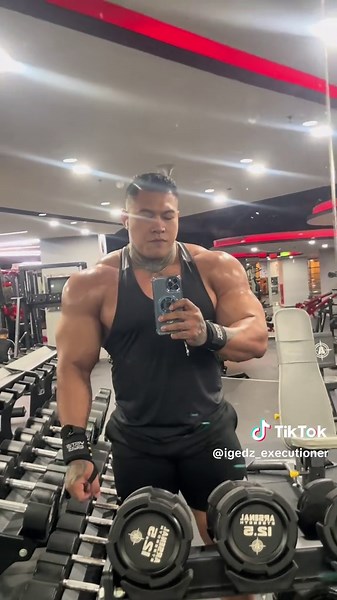 Building a Champion Through Shoulder Day Workouts