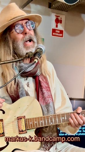 India ENJOYS my reworks of JJ Cale and Eric Bibb! #liveconcert #looping #grooving #jjcale 00:25 Clyde 05:00 Cold Sweat (That’s What You Do 10:20 Don’t Let Nobody Drag Your Spirit Down | Markus K