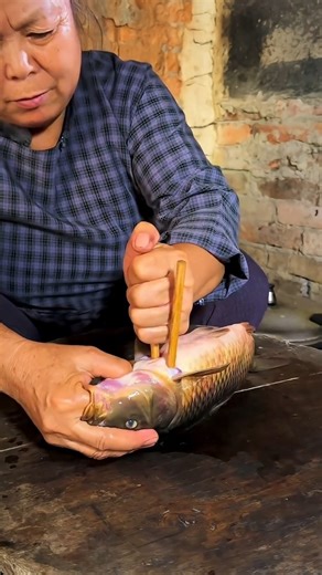 𝗦𝗛𝗘𝗥𝗔🐯 on Instagram: "Smart use of fish bones 🐠"