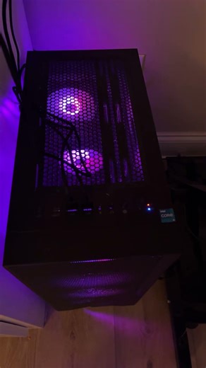 Why my pc sound like a car gang😭😭😭