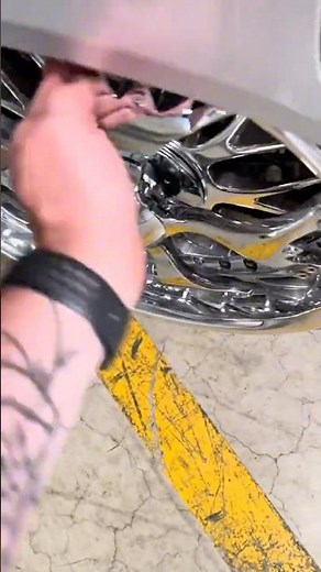 The Wheels Stopped But the Rims Keep Spinning! #automotive #rims #carmodification #spinner #shorts
