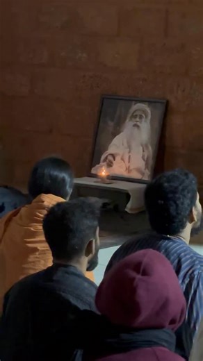 Offering Rudraksha to 112-ft Adiyogi at Sadhguru Sannidhi Bengaluru Volunteers of Sadhguru Sannidhi Bengaluru carry the Rudraksha Mala to Adiyogi—an offering moving through the night, leading up to Mahashivratri. | Isha Foundation