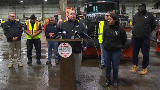 Albany Mayor gives update on snow removal and parking restrictions | WNYT NewsChannel 13