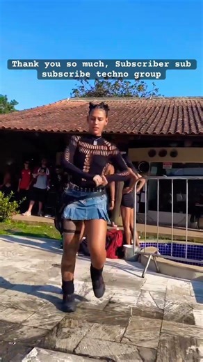 Sara Landry Hard Techno Drop 🔥 Berlin Rave EnergieDunkler Hard Techno | Sara Landry Festival Moment