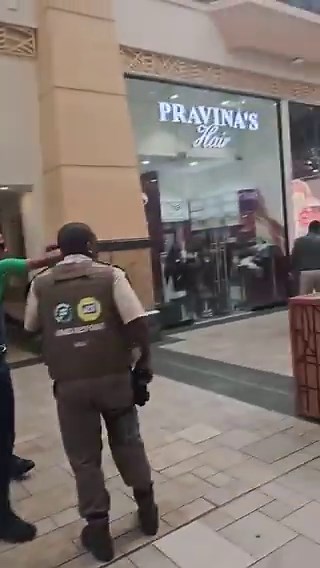 Armed robbery at Gateway Shopping Mall, Durban: Jewellery store. Security guard shot and wounded.