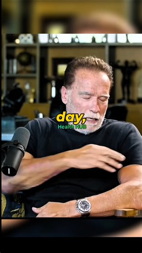 arnold schwagzernagger how to grow the interior tricep muscle.#arnold #motivation #mrolympia #gym.