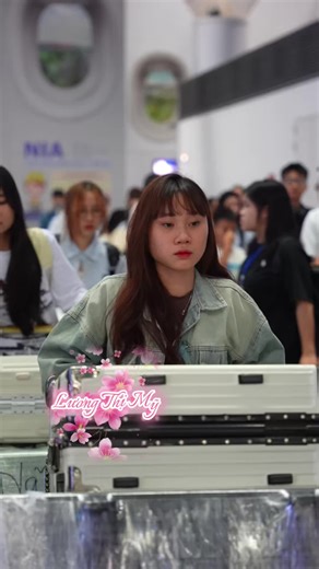 Em Lương Thị Mỹ, 2k6, Hải Phòng là học sinh giỏi, điểm tổng kết 3 năm cấp 3 trên 8.0, hồ sơ đẹp nhưng không may bị trượt Visa du học Hàn Quốc tại một trung tâm khác. Sau đó em đã lên mạng tìm hiểu và qua bạn bè giới thiệu đến VRE để làm lại hồ sơ và có Visa thẳng, trở thành tân sinh viên Trường Đại học Dongguk Top1% danh giá lâu đời tại Thủ đô Seoul, Hàn Quốc. Hiện VRE vẫn nhận các em trượt 01 lần để làm lại hồ sơ (VRE không nhận các em trượt trên 02 lần vì khả năng đỗ ở lần xin thứ 3 là không c