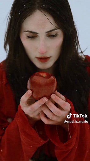 The Making of an Evil Queen: Behind the Scenes