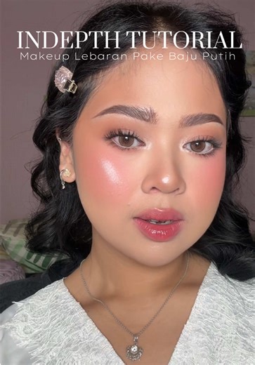 CONTEKAN MAKEUP LOOK buat kalian yang bakal pake baju putih pas lebaran! jujuuuur tricky karena harus SEGER tapi mindful juga, jadi udah pas bgt dah nonton ni indepth tutorial🙏🏻