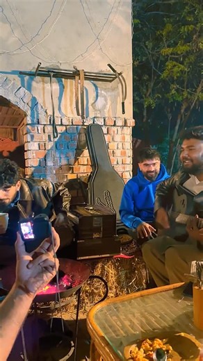 Sachin Arora on Instagram: "End Vich Dasso Kon Ga Reha😀🧿❤️Mai Tan Bai De bhuutt Gaane sune😊💯Bai Ne Bhuutt sohne Sohne Gaane likhe Bhuutt sohne Gaaye😀💯Mera Supna C bai Naal Photo kroni J Kade Bai Mile tan😊Par oddo Din Badde maade hunde c supne supne hunde c💯Par ajj bai Nu live Sun k swaad aa Gaya😊💯Te Bai bhuttt hi Down to Earth personality aa😊💯Eh Sab Sirf Te Sirf @jaskirat_virk22 paaji krke hoya😊Bai bhuutt saath dinde Mera😀💯🙏🏻🧿Shukria paaji 😀💯🧿"