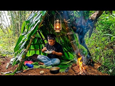 BUSHCRAFT: Building a Natural Shelter for Survival in the Forest [ASMR]