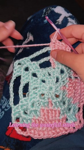 Learning how to do the crochet waterfall stitch! #fyp #howtocrochet #crochetbeginner #crochetstitch #crochettutorial #crochet #crochetaddiction #crochetersoftiktok #fiberartist #crochet101
