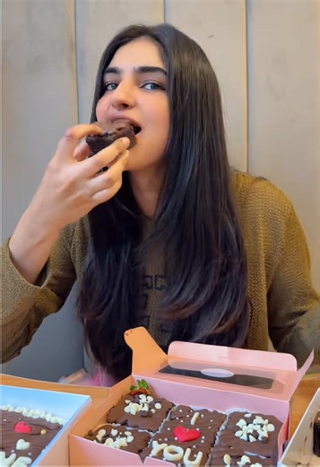 @BrownieBinge Indulge in the best fudgy brownies in the city 🍫❤️ Surprise your loved ones with delicious, melt in your mouth treats 💝 Special Valentine’s packages and offers to make your day extra sweet 🌹 Perfect for gifting or any celebration across Sri Lanka 🎉 Delivered anywhere in Colombo with ease 🚚 Follow us for exciting giveaways and sweet surprises 🎁 📲 Order now on WhatsApp 0772540839 @Shenaya__vanhoff #FudgyBrownies #Brownies #Colombo #SriLanka #Valentine