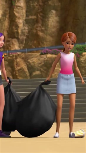 🏝️ Cleaning the World! | Barbie: It Takes Two | Short Film | Barbie in Spanish