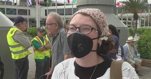 Protesters at Miami airport demand end to U.S. oil blockade on Cuba