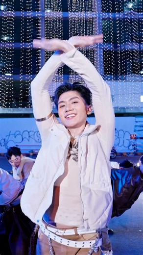 Hypnotize you with my eyes, always on top top top, Hypnotizing #euranix #dance #xg #hypnotize