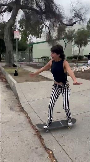 CHLOE CHAIDEZ GOES DOWN A HILL AND ACTS NAUGHTY #shorts #shortsvideo #skateboarding #psysound