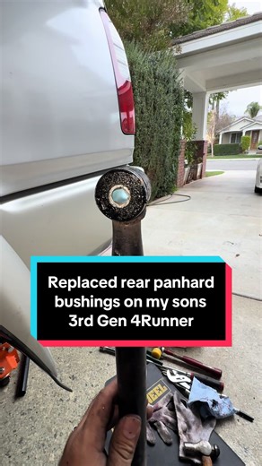 Replacing Rear Panhard Bushings on a 2000 Toyota 4Runner