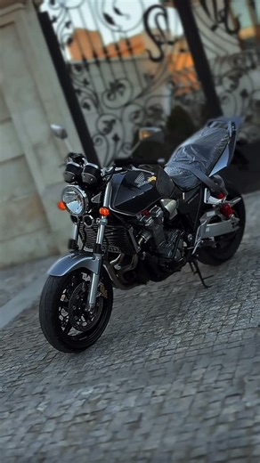 ‎Mhmd Adabi / محمد آدابی‎ on Instagram‎: "Cb1300🎌❤️‍🔥 تقدیم به نگاه زیباتون🫡"‎