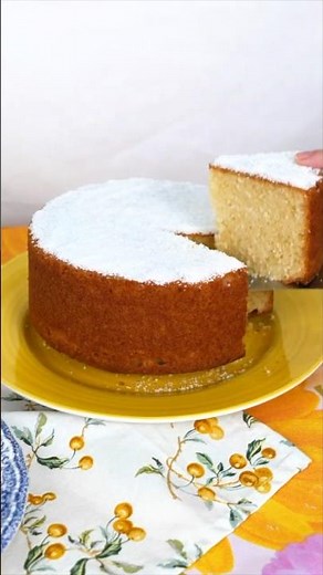 Coconut Cake 🥥 | Extra tender, moist, and fluffy. LaDulcepedia
