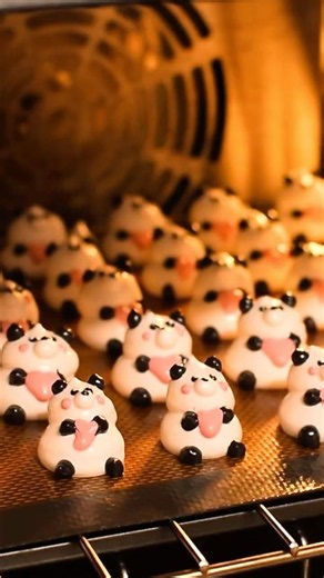 可愛すぎて食べるのがもったいない…‼︎パンダメレンゲクッキー🐼❤️#cake #cookies #バレンタイン #sweets #vlog #丁寧な暮らし #おうちカフェ #sweets