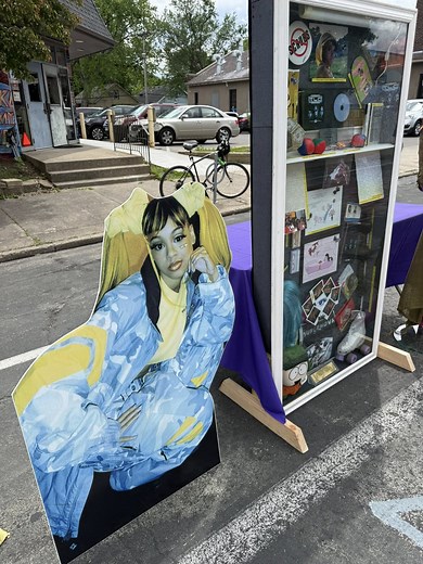 👁️❤️🙏🏾#LeftEye #EyeLegacy Celebrating Lisa’s Bday with the ‘LeftEye Exhibit’ at the 5 Annual Riss & Remember Festival in Minneapolis Minnesota! #lefteye #lopessisters #lisalopes #tlc #❤️#lefteyelegacy #minneapolis #minnesota #may27 #lisalefteyelopes | Left Eye