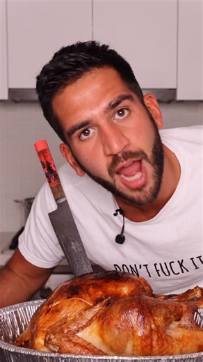 Arya Hamedani/ Private Chef / Food Content Creator on Instagram: "Turkey 101 🦃 #turkey #thanksgiving"