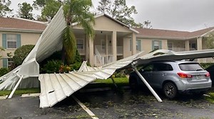 See Hurricane Ian's heavy winds and damage across Naples, Florida