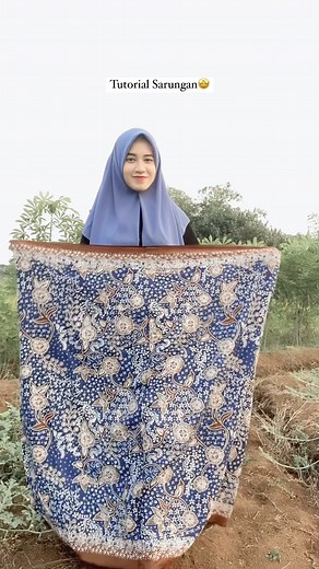 324K views · 28K reactions | Tutorial Sarungan Ala Santri Putri朗 #kangsantri #sarung #sarungbatik #santriindonesia #santrisarungan #sarungsantri #sarungsantriputri #tutorial #santriwati #reels #sarungsantri #batikpekalongan #sarunggusiqdam #sarungguskaustar #tutorialsarung #sarungan #gadisdesa #fyp #fypシ #foryou #reelsinstagram #reels #reel #instagood #goviral #goviralchallenge #pekalongantrending #pekalongan #pekalongankeren | Hafsah Huda | Facebook