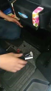 how to replace auxillary battery merzedez benz v220d