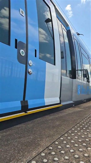 Un Transilien Z50000 arrive en gare de Conflans Fin d'Oise | Ligne J 🚆#Z50000 #transilien #idfm